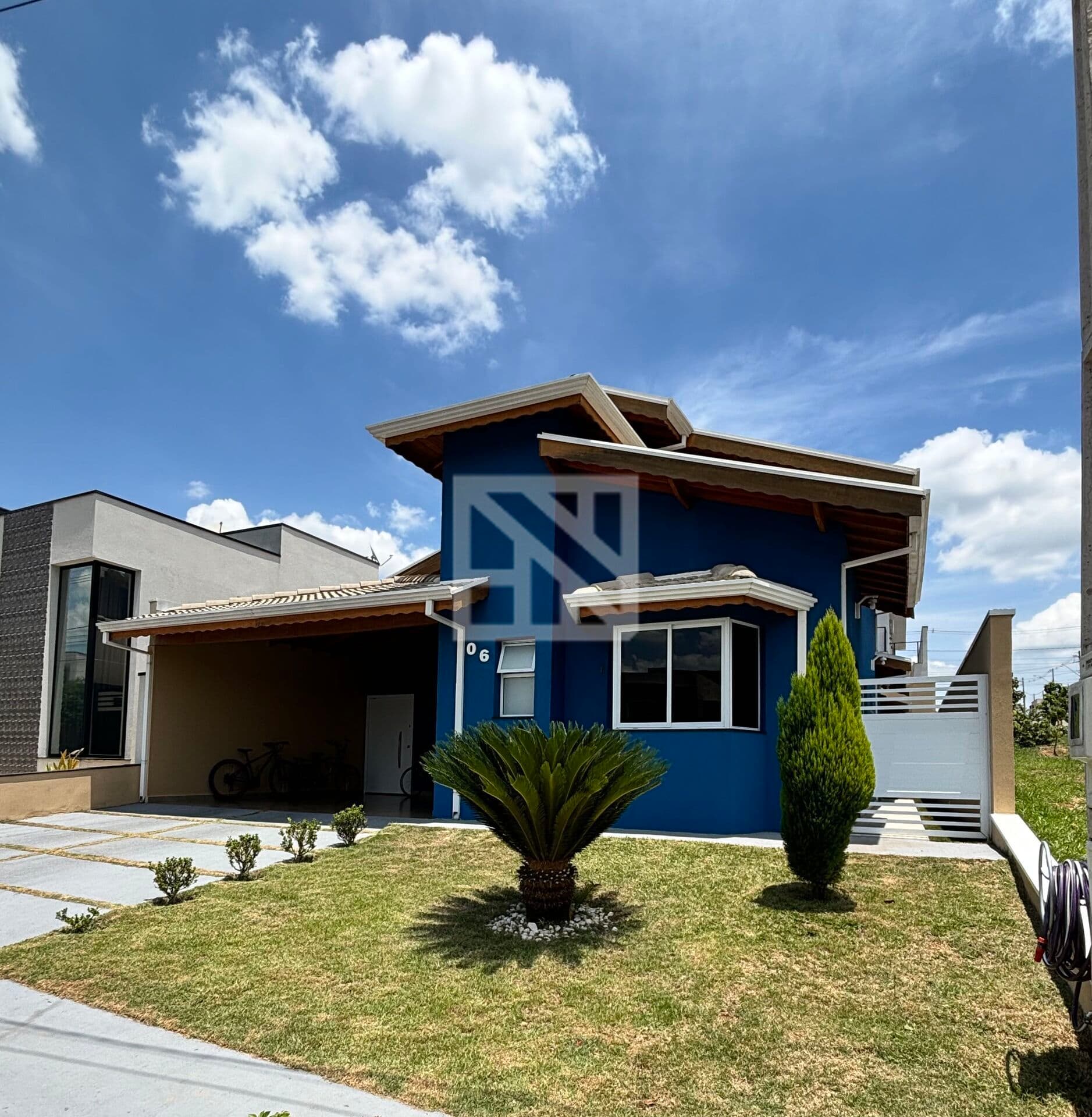 Casa pronta para morar em Condomínio fechado com 3 dormitórios, sendo uma suíte