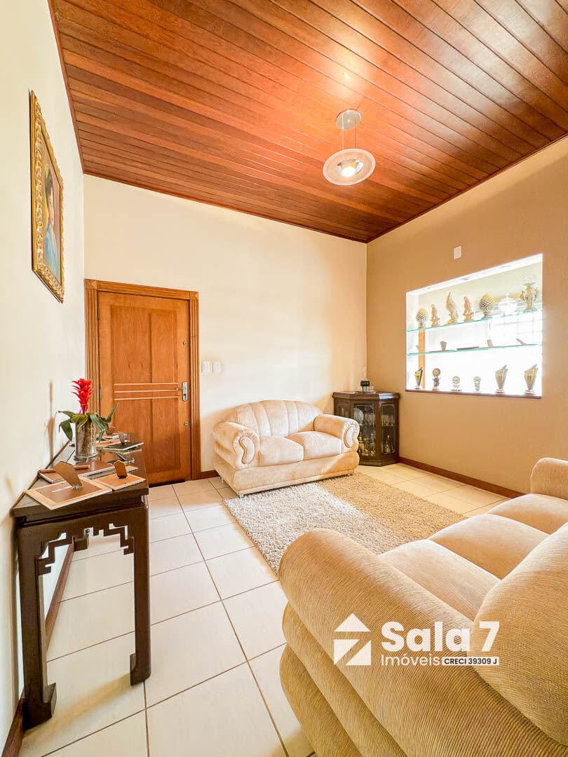 Casa à venda no centro de Novo Horizonte-SP