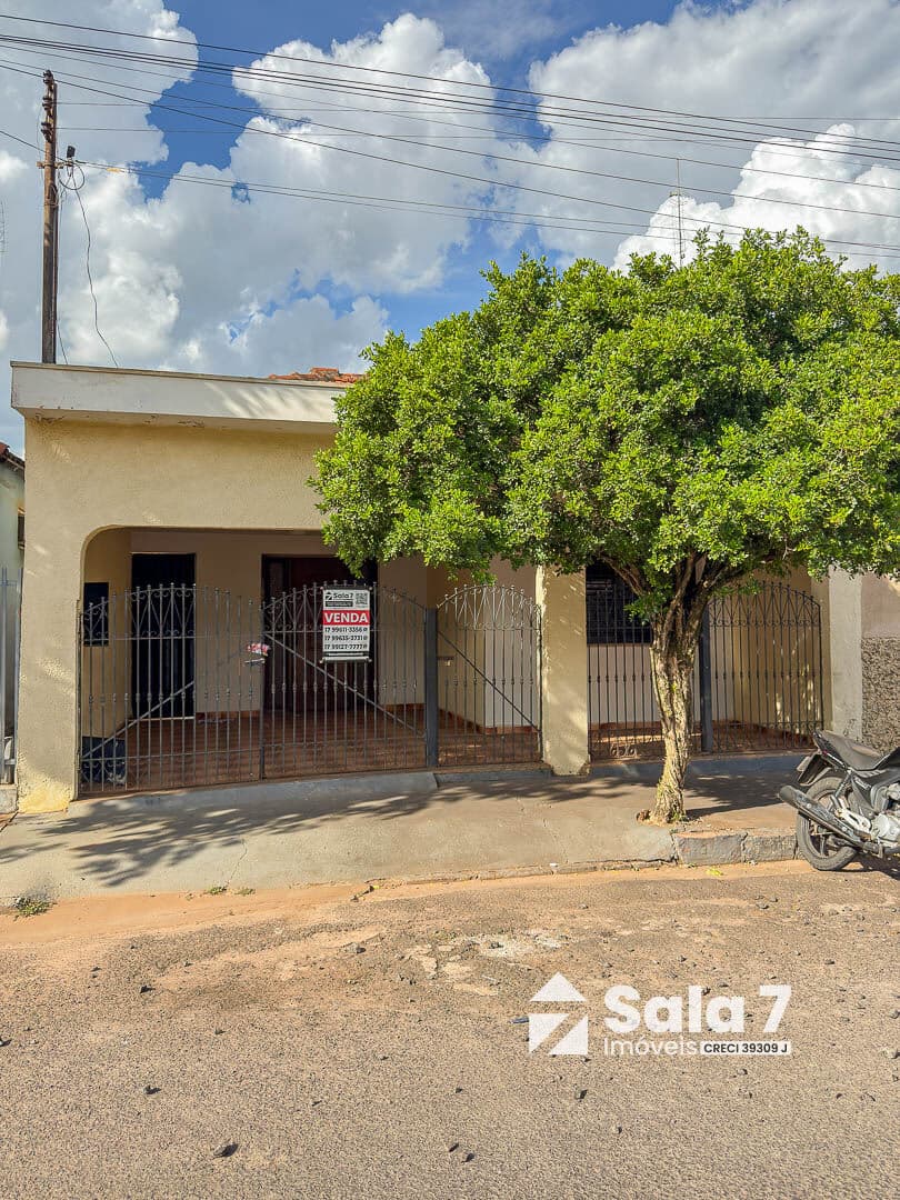 Casa à venda na rua São José, no centro de Novo Horizonte