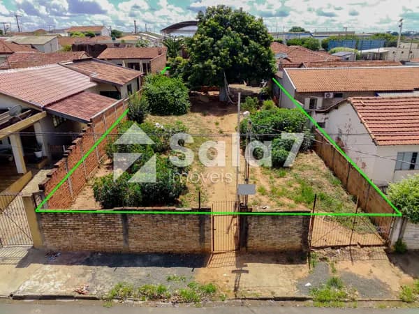 Terreno no IV Centenário