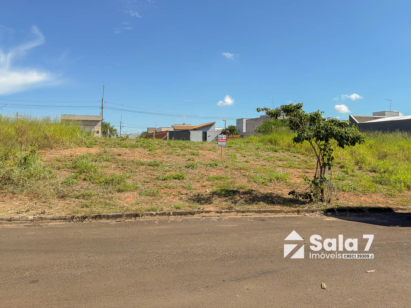 Terreno à venda no Parque dos Ipês