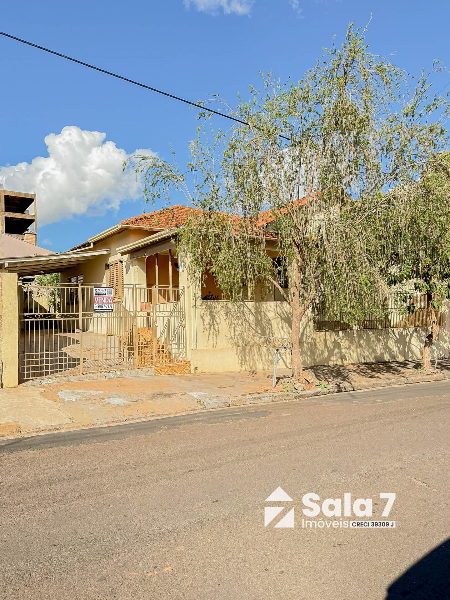 Casa à venda no centro de Novo Horizonte - SP