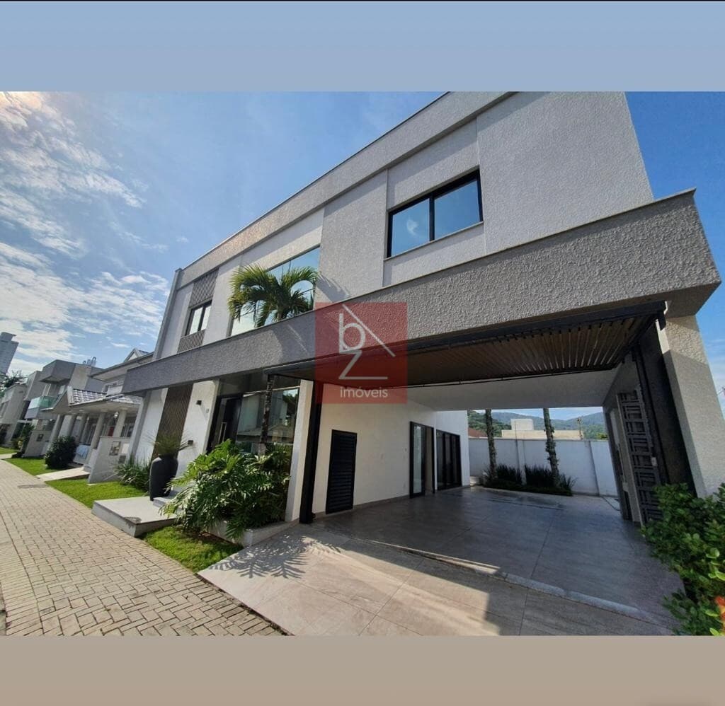 CASA COND. BOULEVARD 250M² PRIV. COM PISCINA 4 VAGAS R$3.350.000,00