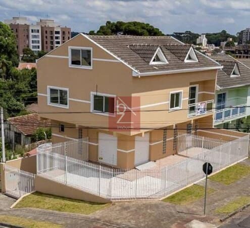 SOBRADO TRIPLEX 268M² TINGUI COM LOJA TÉRREO 5 VAGAS R$1.079.000,00