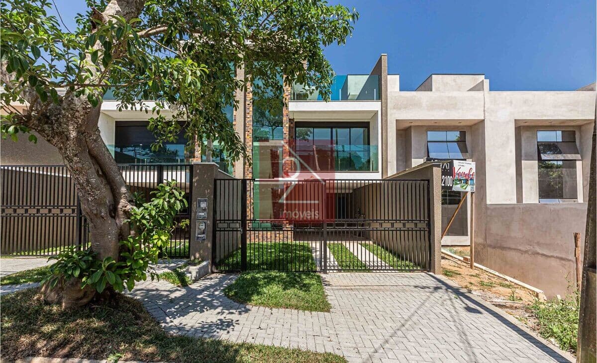 SOBRADO TRIPLEX 180M² PRIV. 3 DORMITÓRIOS ABRANCHES R$1.100.000,00