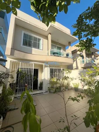 Casa Duplex Independente com 3 quartos - Jardim Mariléa - Rio das Ostras