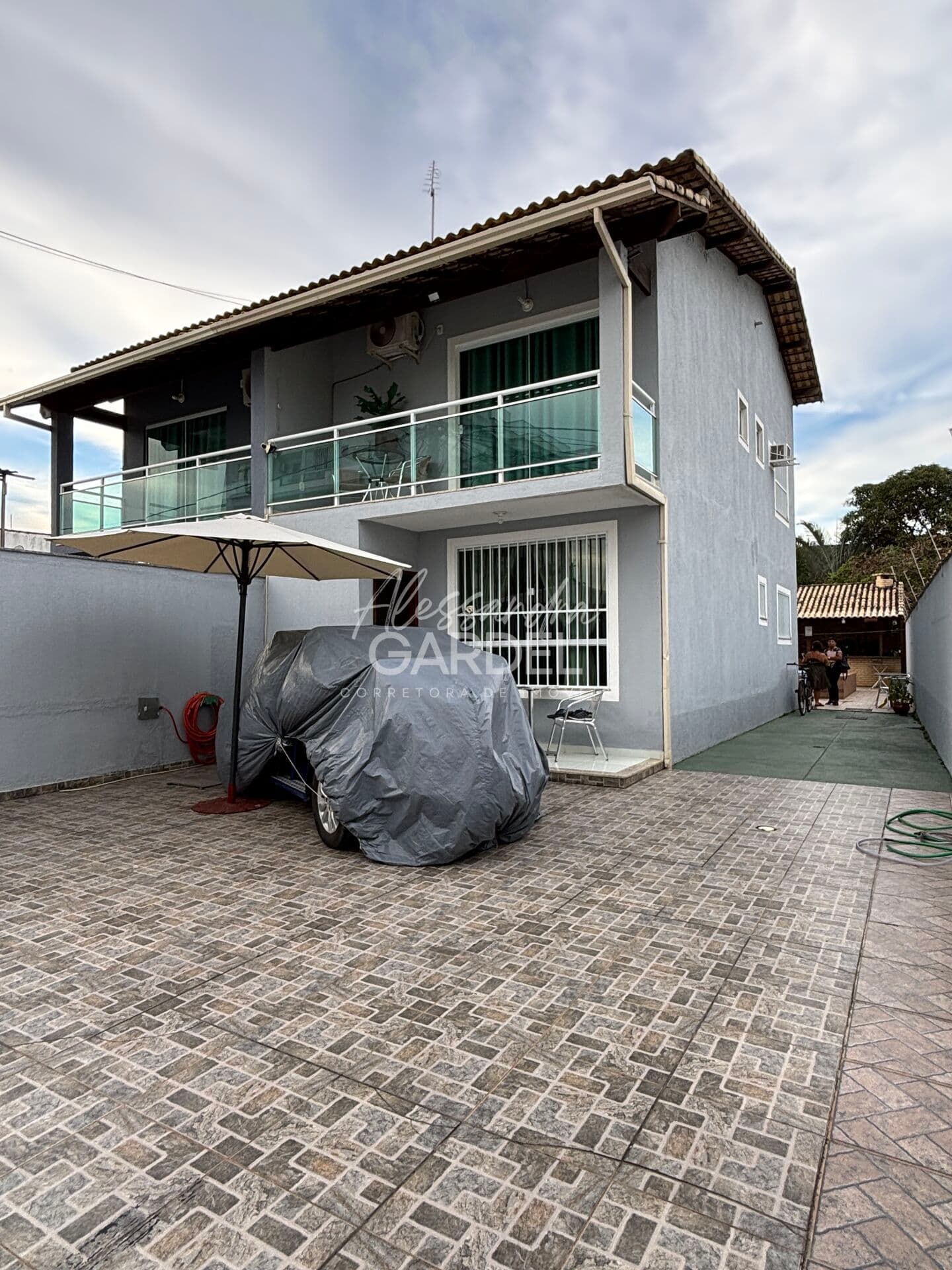 Casa Duplex Independente, 3 quartos, área gourmet e piscina - Village