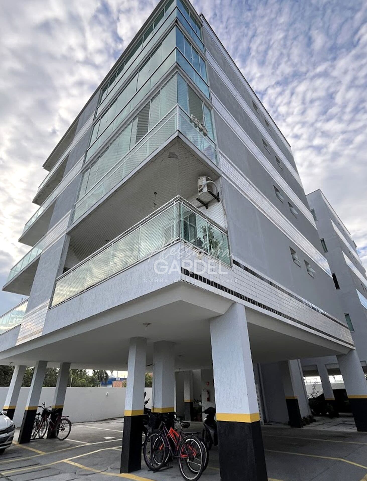 Apartamento 2 quartos sendo 1 suíte, sacada gourmet - Jardim Atlântico - Rio das Ostras