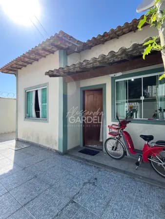 VENDO: Casa Linear com quintal independente - Condomínio Residencial Parque Resedá - Rio das Ostras