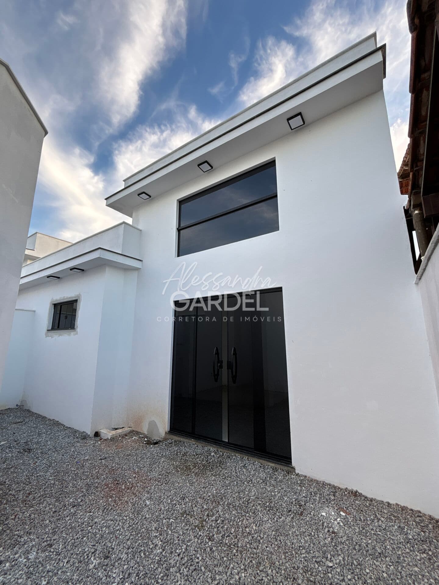 VENDO: Casa Linear Independente, 3 quartos - Jardim Mariléa