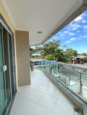 Apartamento localizado na Av. Governador Roberto Silveira - Costazul - Rio das Ostras.