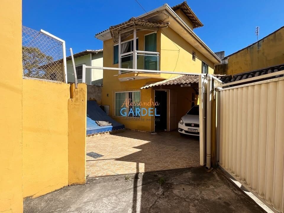 VENDO - Casa duplex independente com duas suítes e piscina - Jardim Mariléa - Rio das Ostras