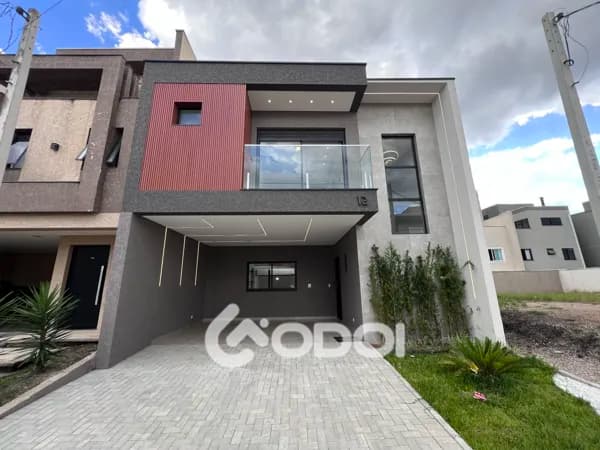 Sobrado em São José dos Pinhais - Costeira