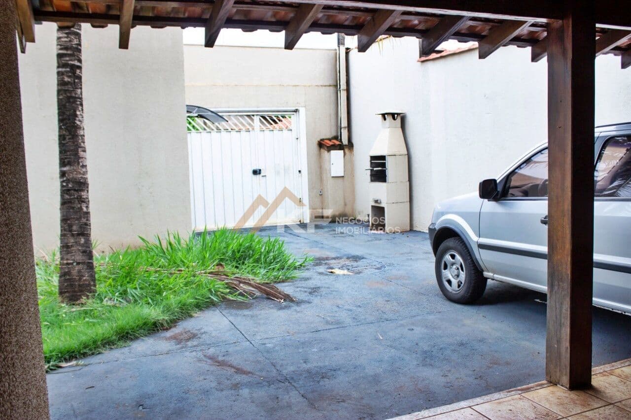 Casa térrea a venda com 02 dormitórios em Jardinópolis - SP.