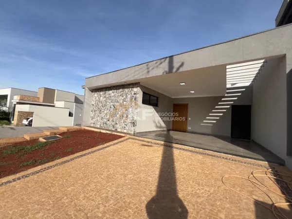 Casa em Condomínio no Residencial Alto do Castelo- Ribeirão Preto-SP