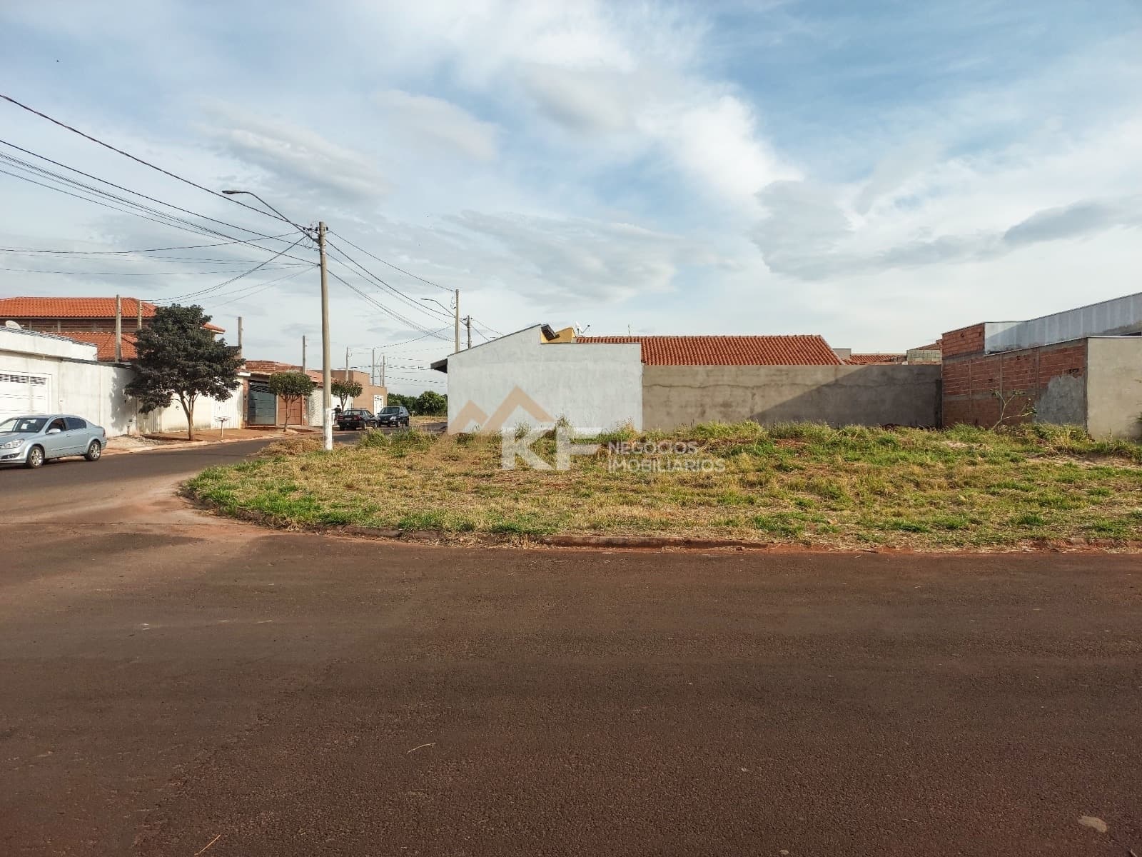 Terreno de esquina à venda - Jardim Aliança - Cravinhos/SP