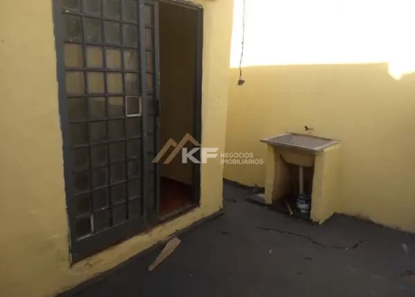 Casa com quintal à Venda em Jardinópolis- SP