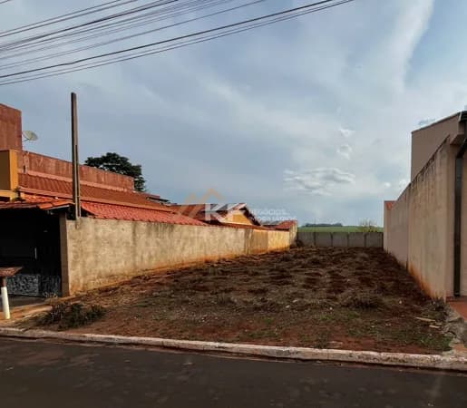 Terreno á Venda no Bairro Estação em Serra Azul / SP