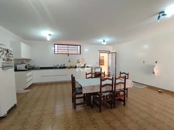 Casa à venda - 3 Quartos - Sumarezinho - Ribeirão Preto / SP