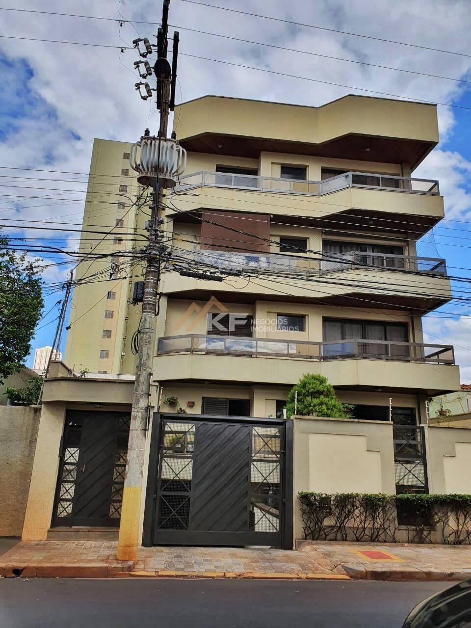 Apartamento à venda 03 dormitórios - Edifício Astúrias - Santa Cruz do Jose Jacques - Ribeirão Preto/SP.
