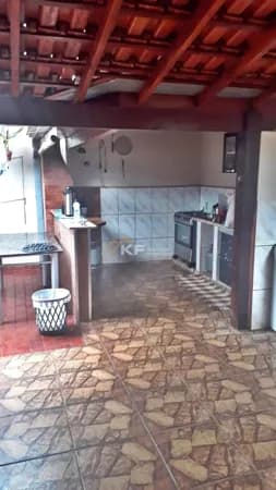 Casa térrea a venda com 04 dormitórios no Bairro Nossa Senhora Aparecida em Jardinópolis - SP.