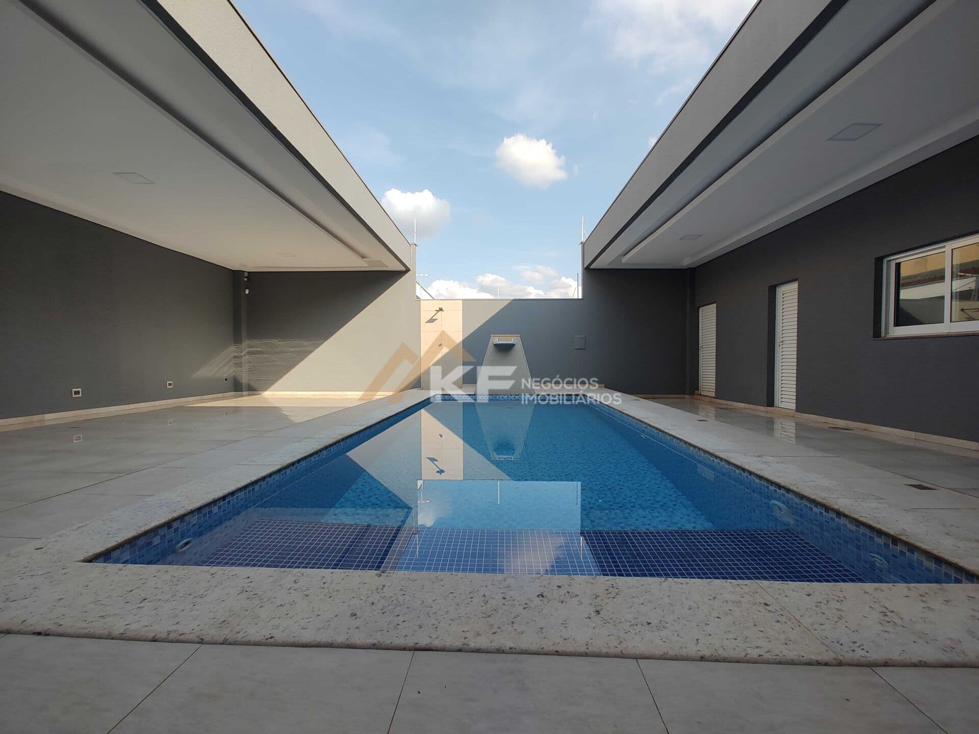 Casa à Venda no Jardim Antártica - Ribeirão Preto/SP