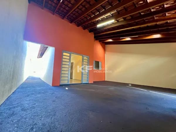 Casa com quintal , 2 quartos à venda no Parque dos Flamboyans | Candido Portinari