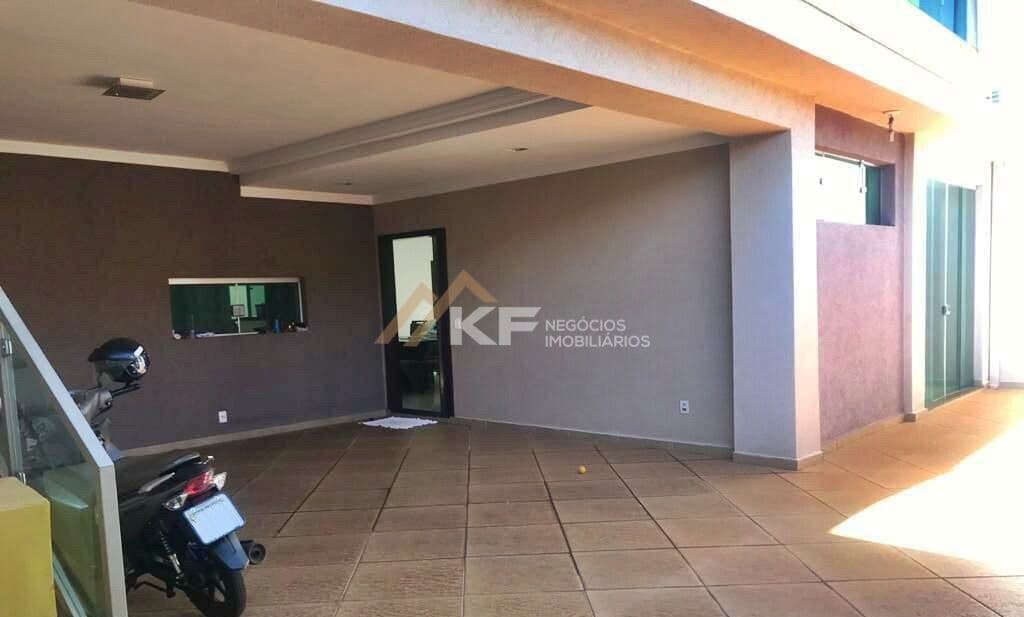 Casa à venda com 03 dormitórios no bairro Planalto Verde em Ribeirão Preto - SP.