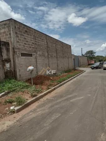 Chácara à Venda - Condomínio Morada dos Sonhos - Franca/ Cristais Paulista - SP