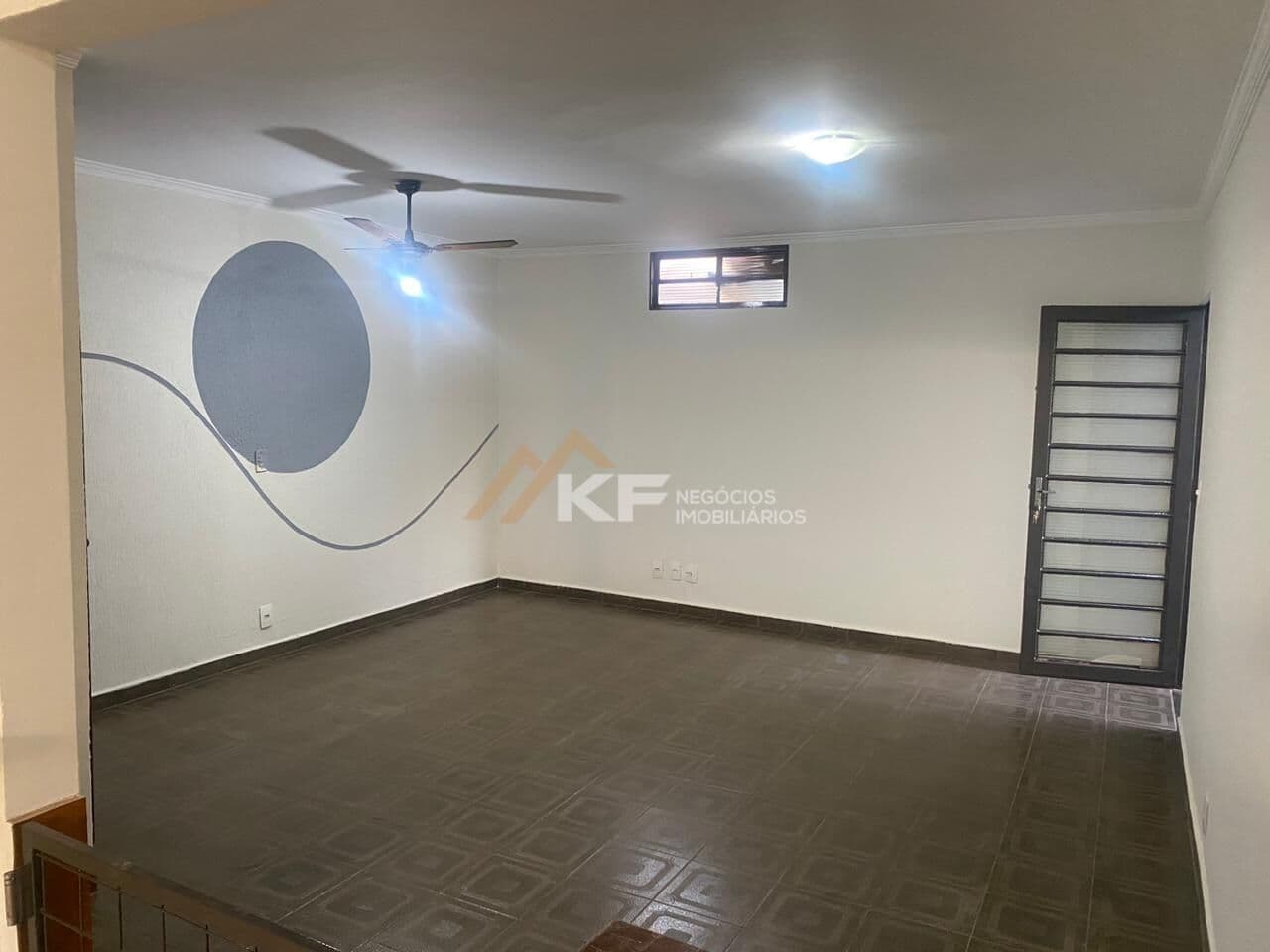 Casa á Venda - Reformada - 3 Dormitórios com Suíte - Quintino Facci I - Ribeirão Preto / SP
