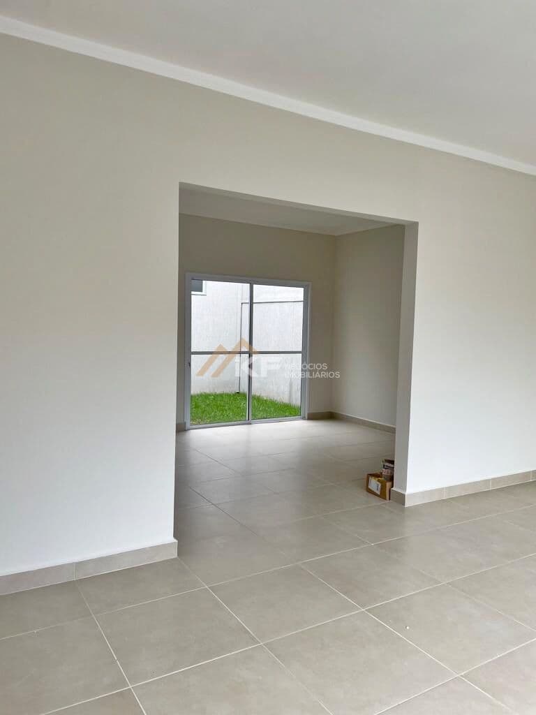 Casa térrea à venda toda reformada no bairro Jd. Paulistano em Ribeirão Preto - SP.