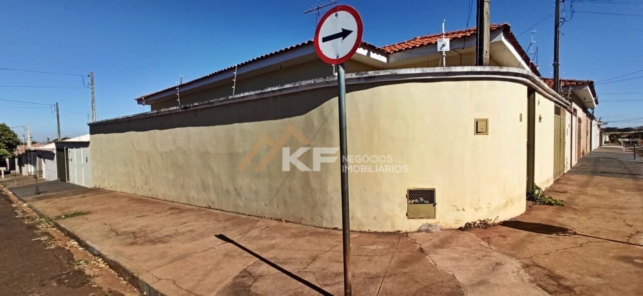 Casa térrea a venda com 03 dormitórios no bairro Niágara em Jardinópolis - SP.