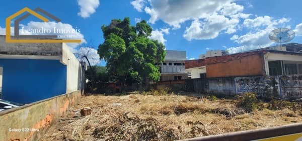 Terreno no centro de Pádua rj ótima localização .