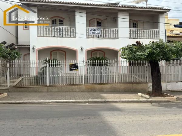 Sobrado em Itaocara - Centro