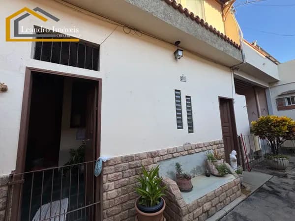 Sobrado em Santo Antônio de Pádua - Centro
