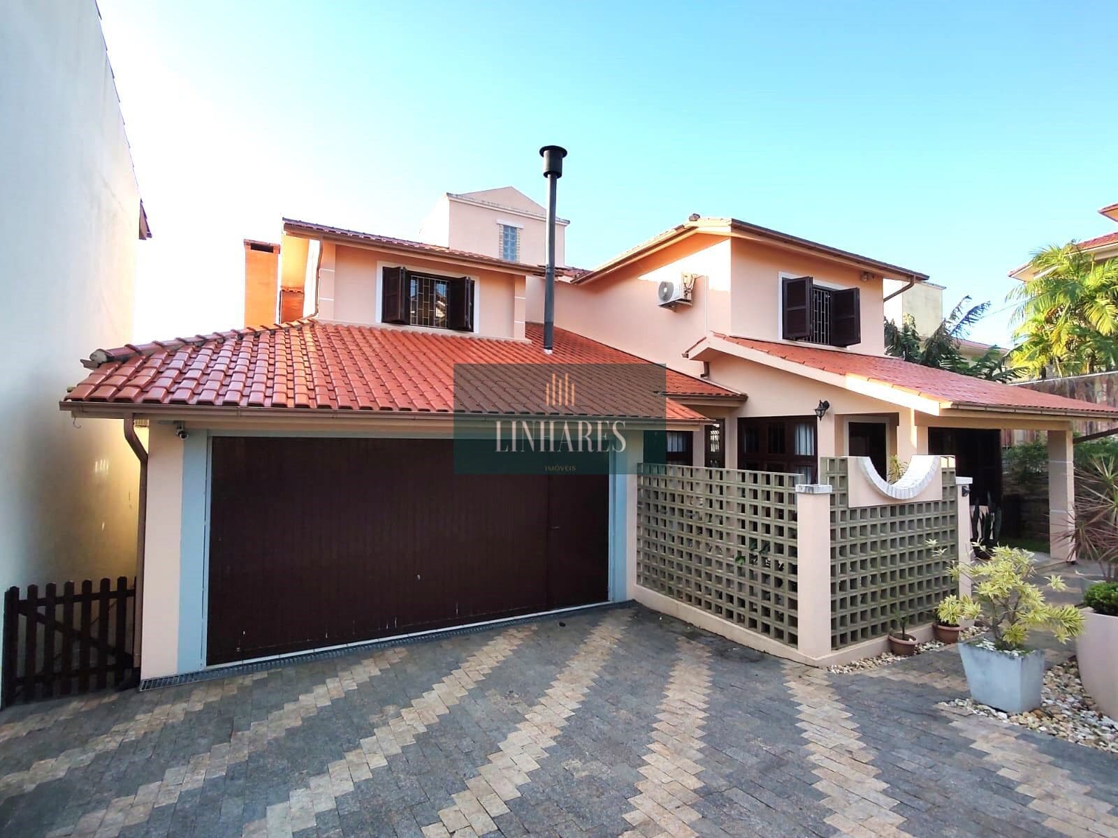 Casa $ dormitórios em Coqueiros