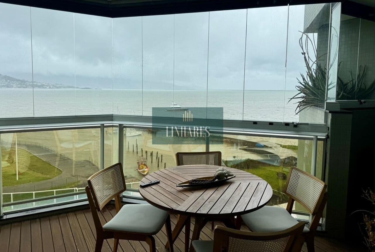 Apartamento 3 suítes em Coqueiros