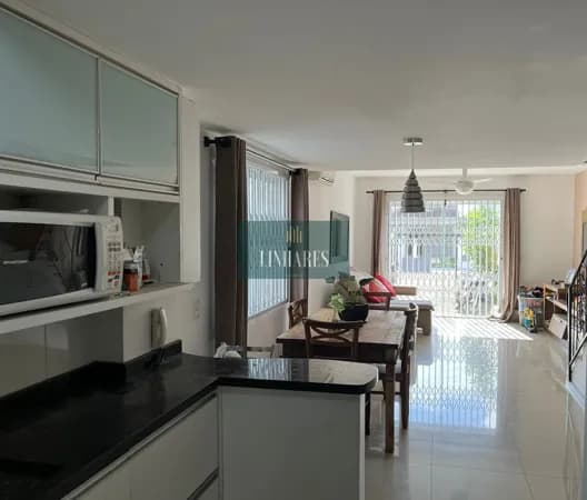 Sobrado com piscina à venda no bairro Campeche, Florianópolis/SC