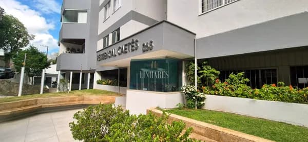 Apartamento 3 dormitórios sendo 1 suíte em Coqueiros.