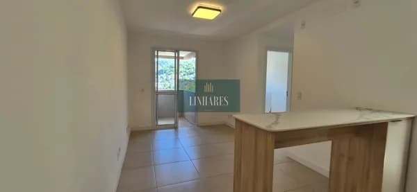 Apartamento 2 dormitórios com suíte 2 vagas de garagem no Itacorubi, Florianópolis/SC