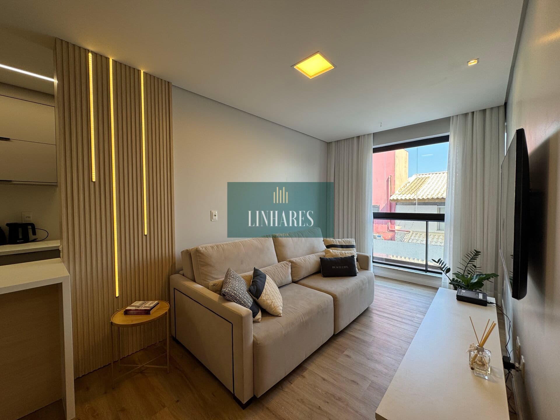 Apartamento 2 dormitórios em Coqueiros