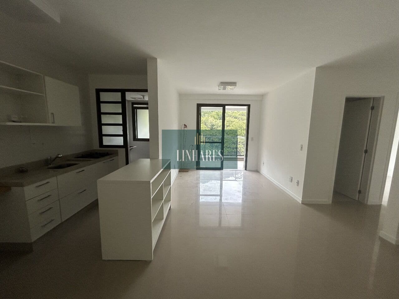 APARTAMENTO 2 DORMITÓRIOS SENDO UMA SUÍTE - ITACORUBI - FLORIANÓPOLIS