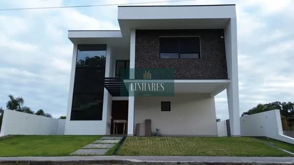Casa Alto Padrão em condominio Fechado em Canasvieiras.