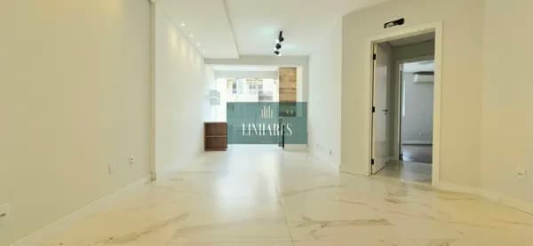 Apartamento 2 dormitórios em Coqueiros