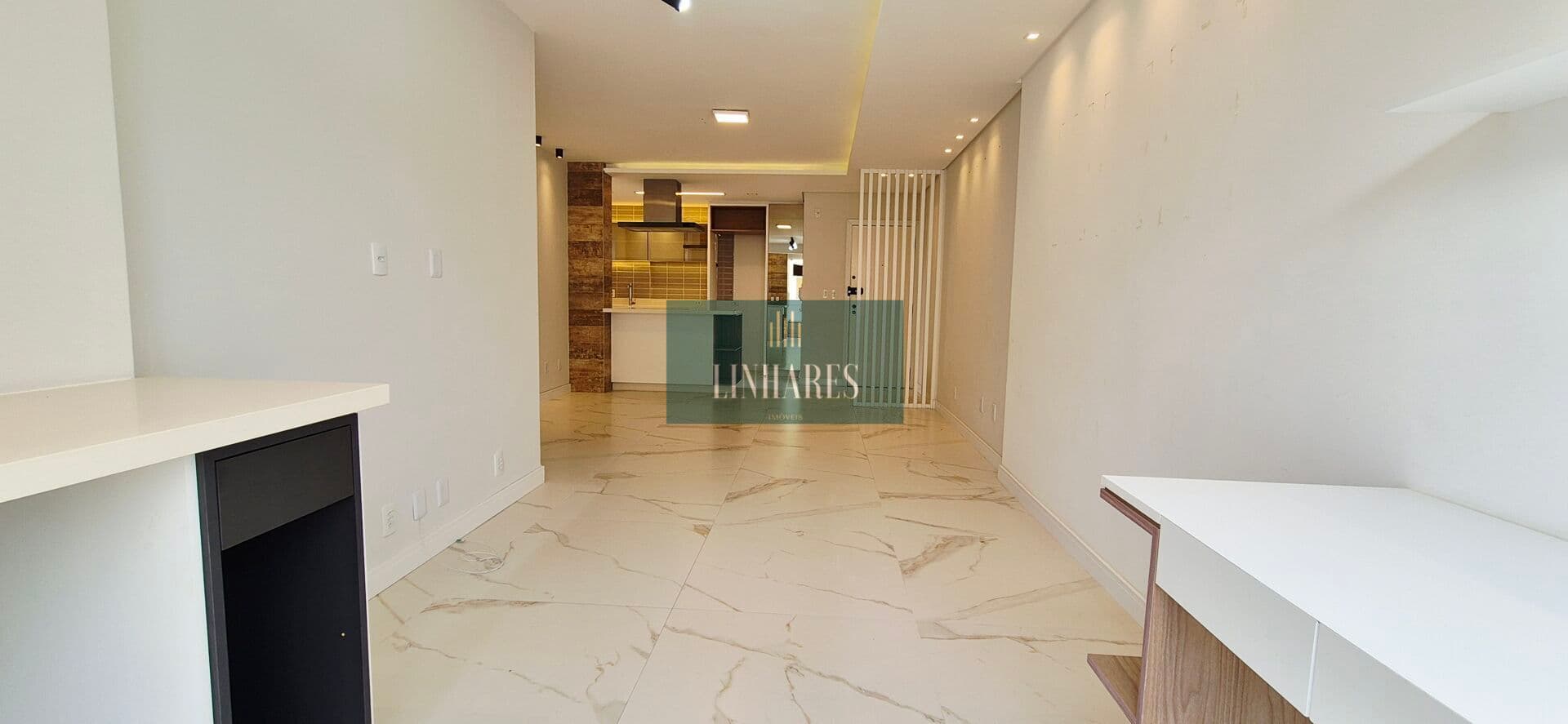 Apartamento 2 dormitórios em Coqueiros