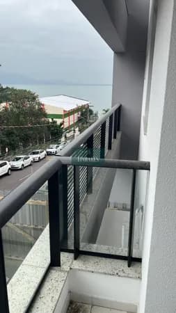 Apartamento 2 dormitórios em Coqueiros