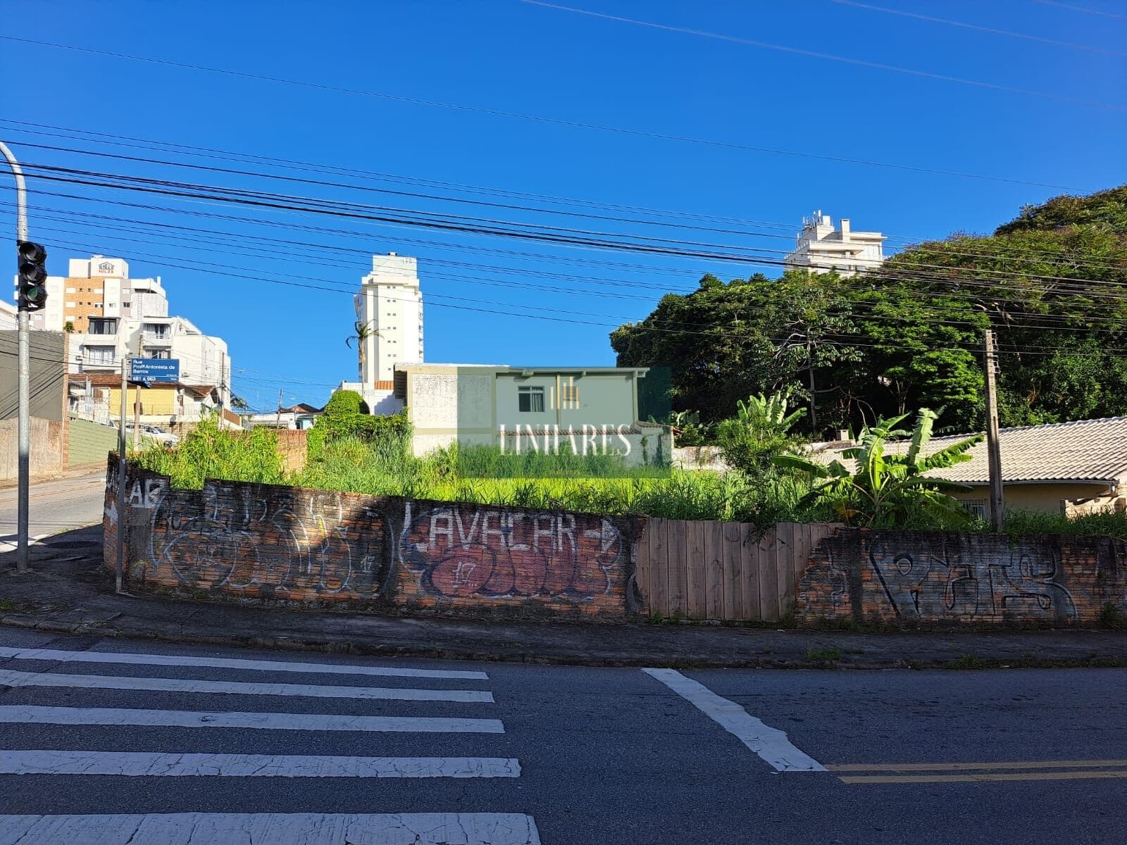 Terreno de esquina com viabilidade - 520m² no bairro Estreito.