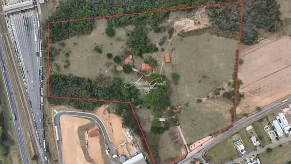Lote/Terreno em Itu - Varejão