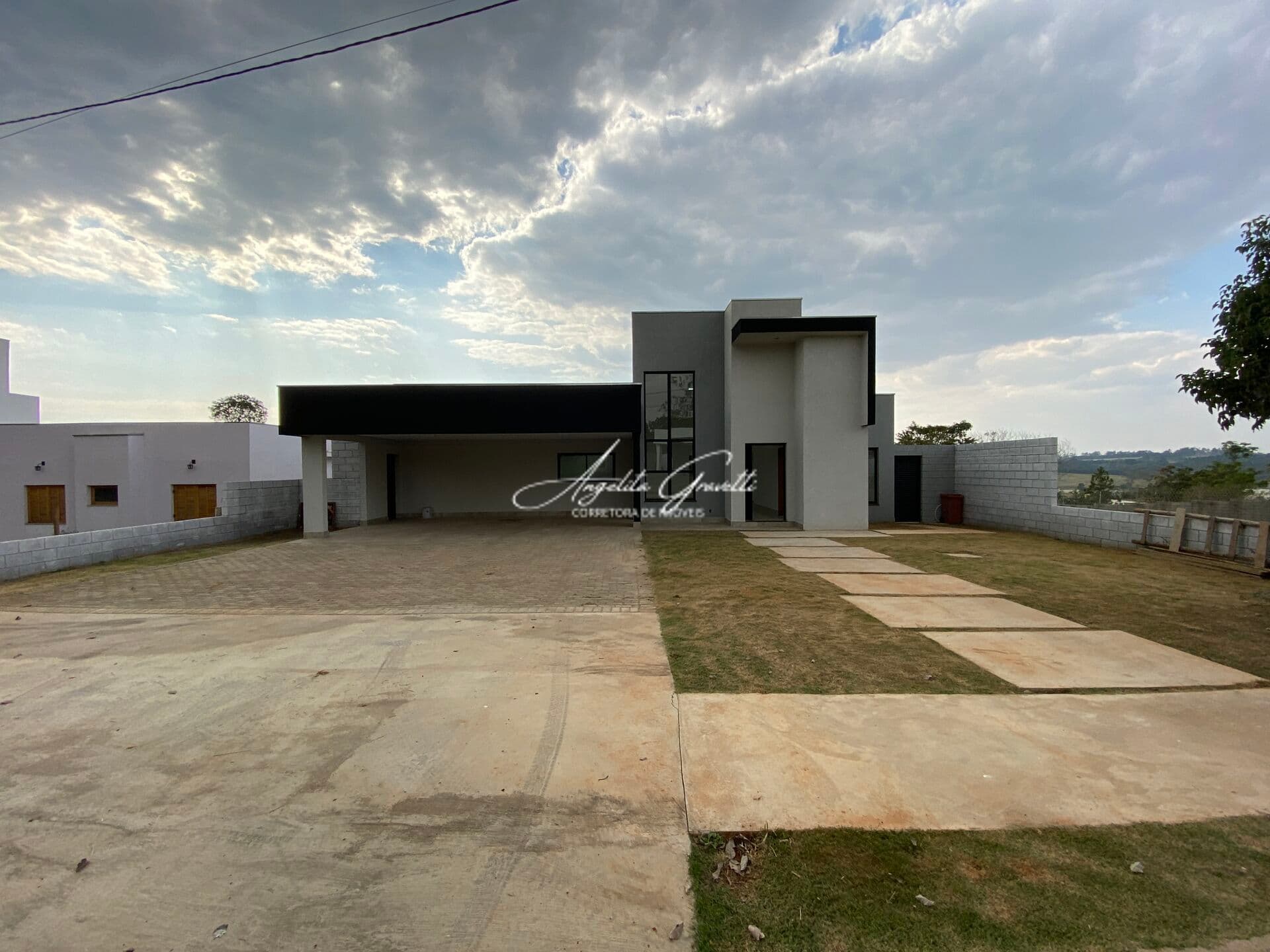 Casa em Araçoiaba da Serra - Condomínio Village Ipanema 2