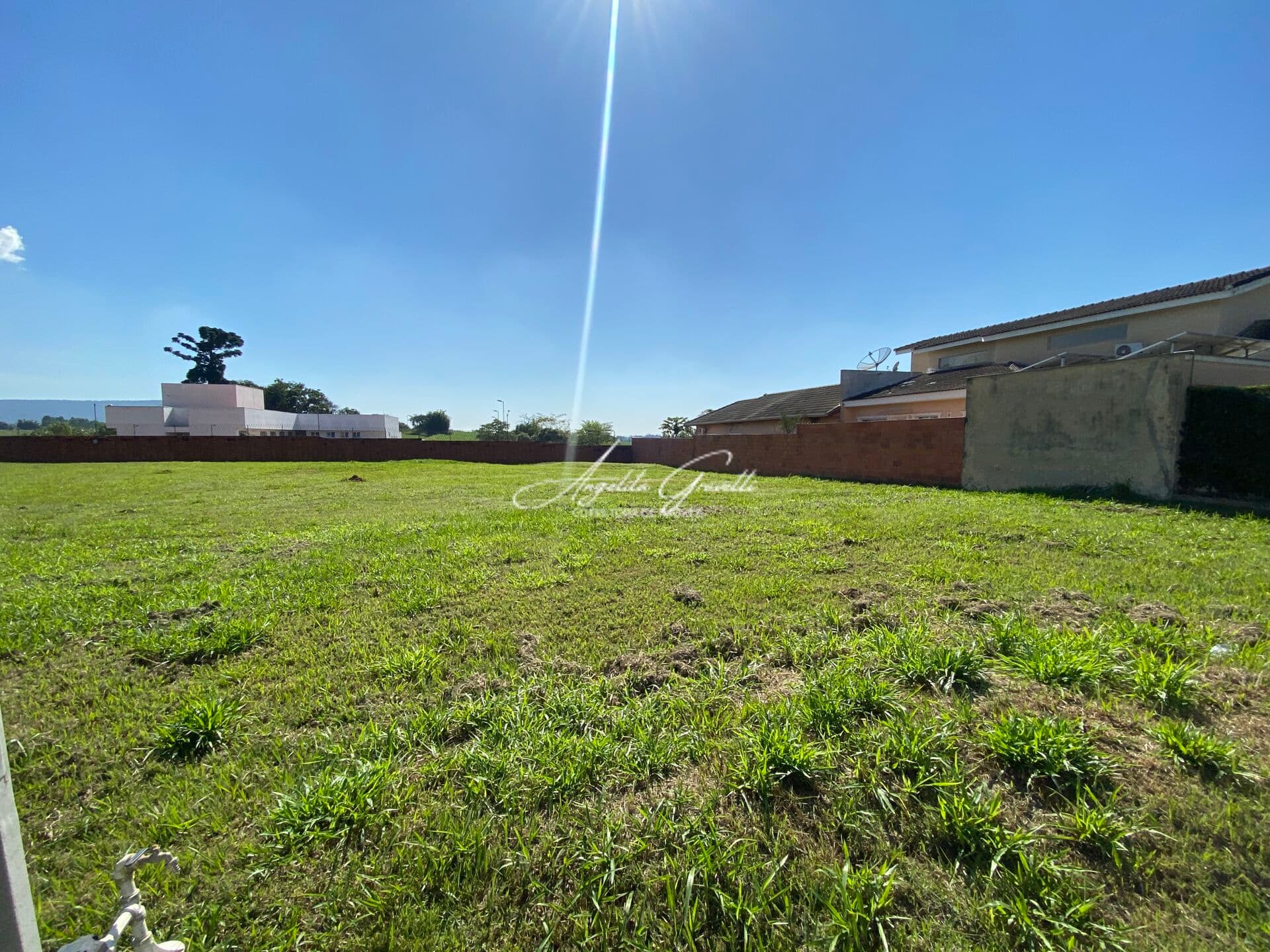 Lote/Terreno em Araçoiaba da Serra - Condomínio Village Ipanema 1